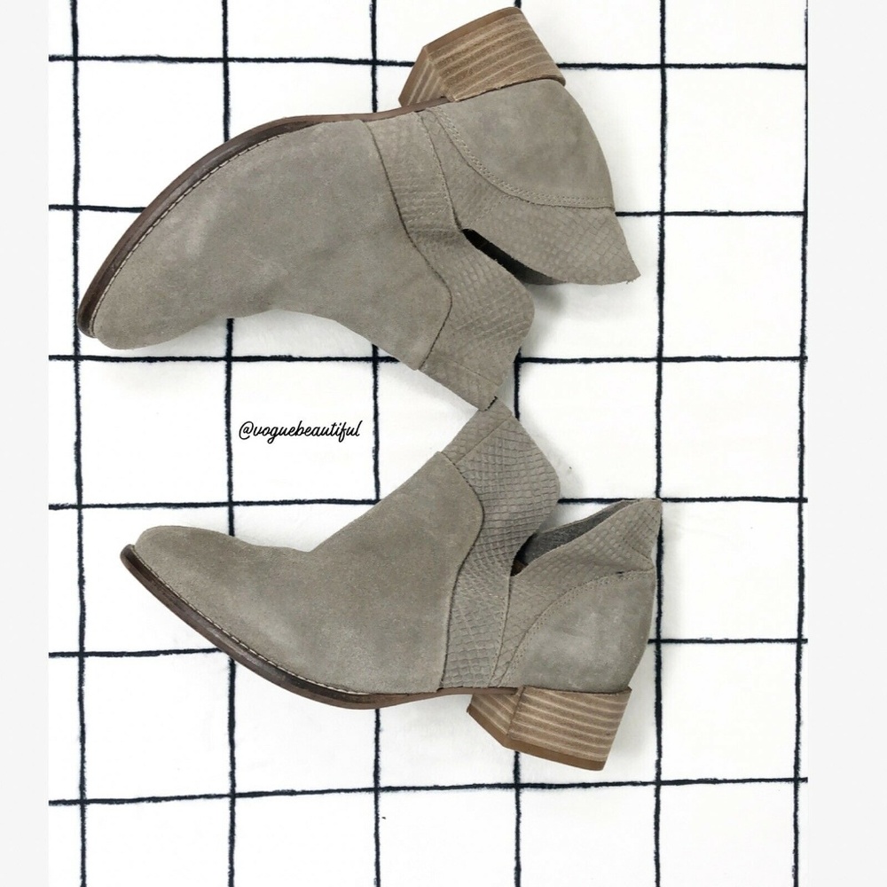 Seychelles Stitch Fix Score Suede V Booties.